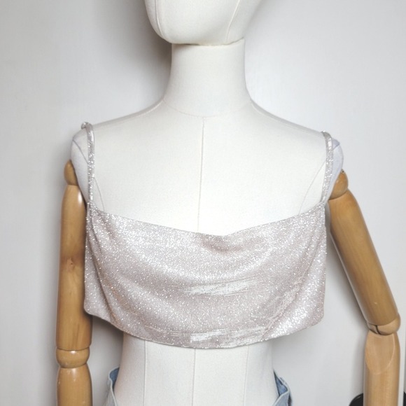 SLA The Label Shimmer Crop Top Silver Metallic Cowl Neck Size XL NWT - Picture 2 of 7